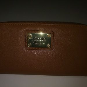 Nicole Miller 6 compartment wallet